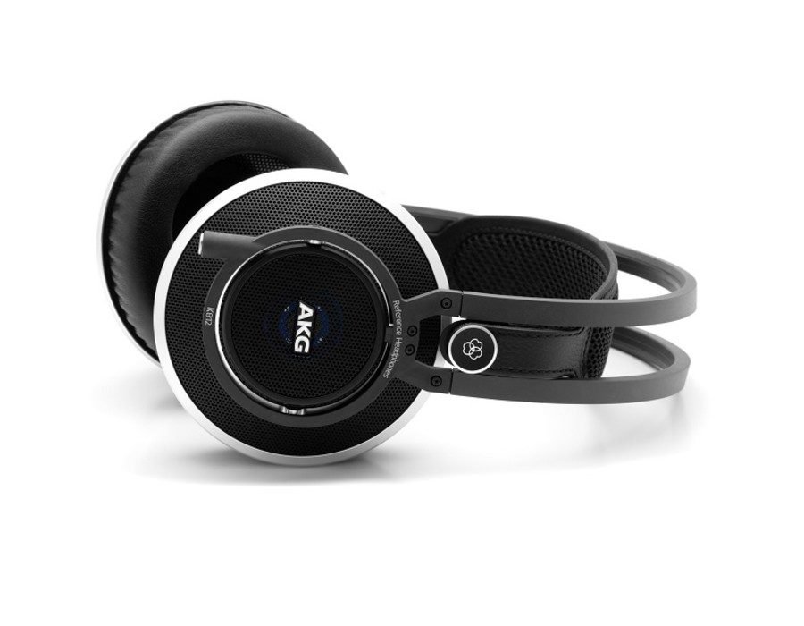 AKG K812